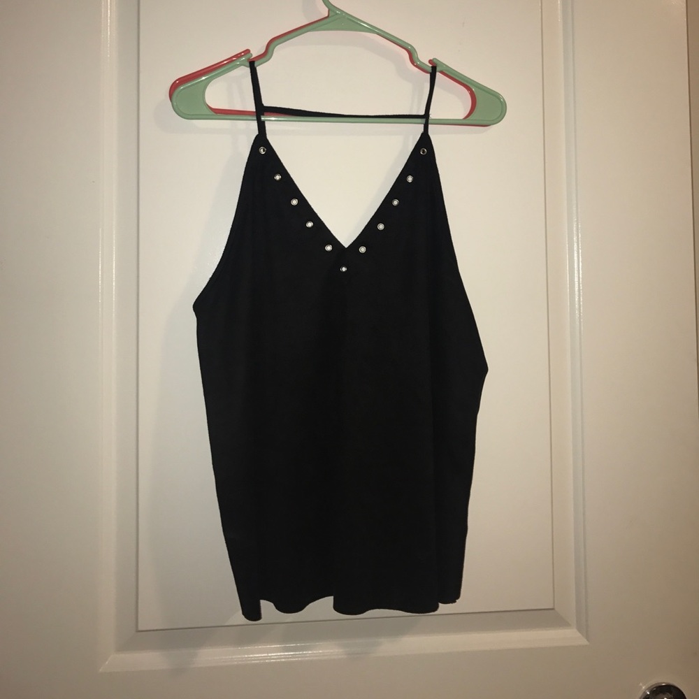Super cute black tank top with tags still on!!!!