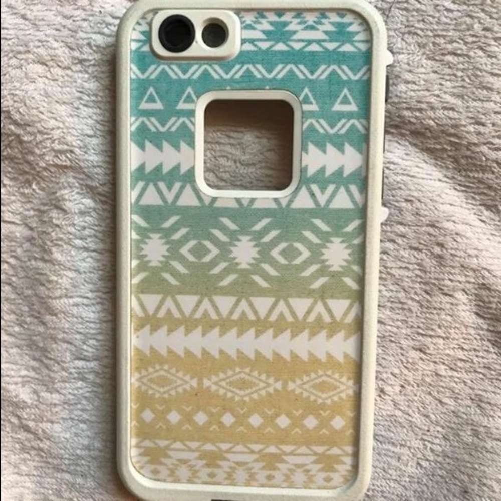 iPhone 6/6s life proof case.