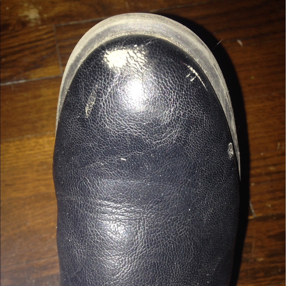 Boots - Picture 3 of 4