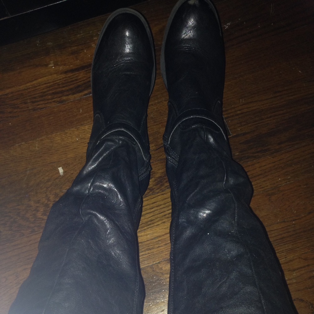 Boots - Picture 4 of 4