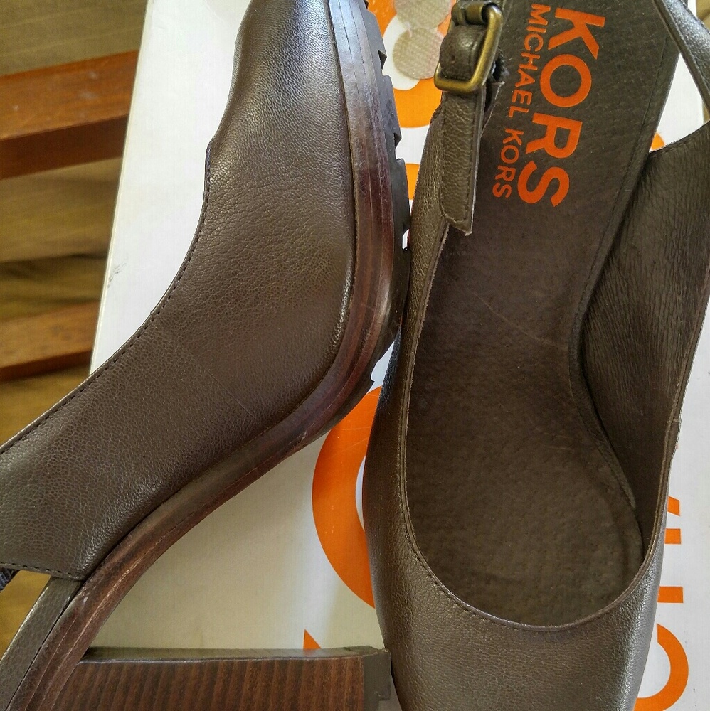 KORS Michael Kors Brown pumps size 7