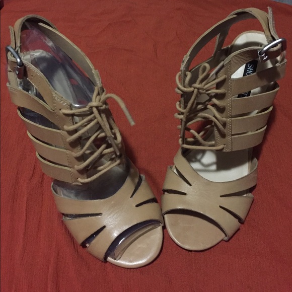 Heels - Picture 1 of 3