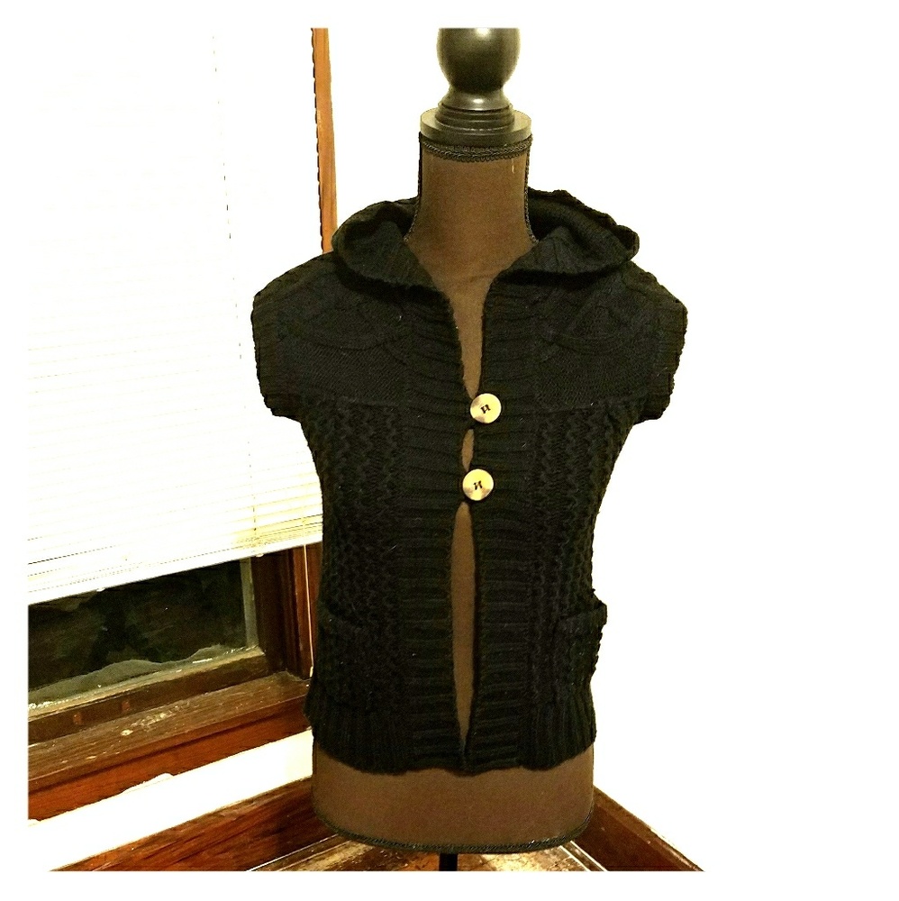 Adorable hooded black sweater!!