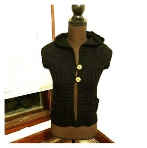 Adorable hooded black sweater!!