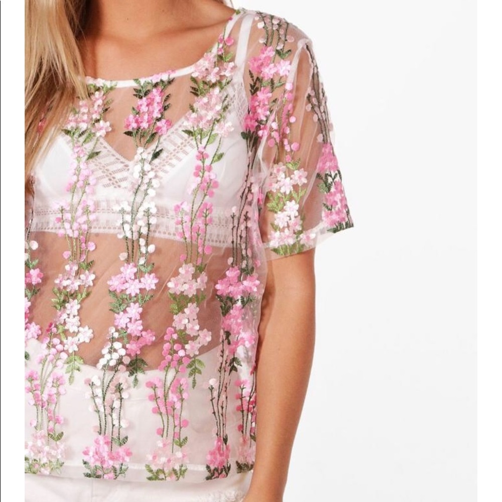 Floral Embroidered Shell Top - Picture 3 of 4