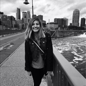 Meet your Posher, Isabel