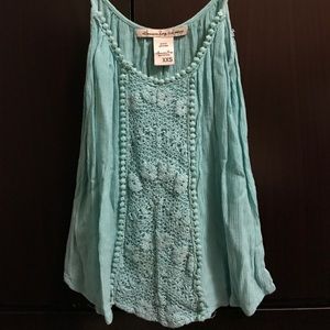 Cute casual shirt to wear and pair up with jeans
