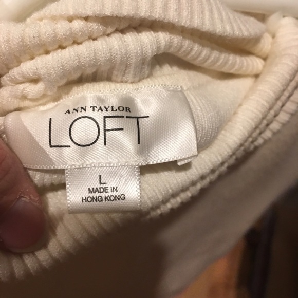 Ann taylor size L cream sleeveless turtleneck - Picture 3 of 4