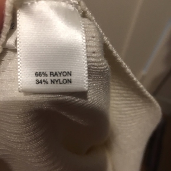 Ann taylor size L cream sleeveless turtleneck - Picture 4 of 4