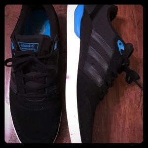 Adidas suede skate shoes