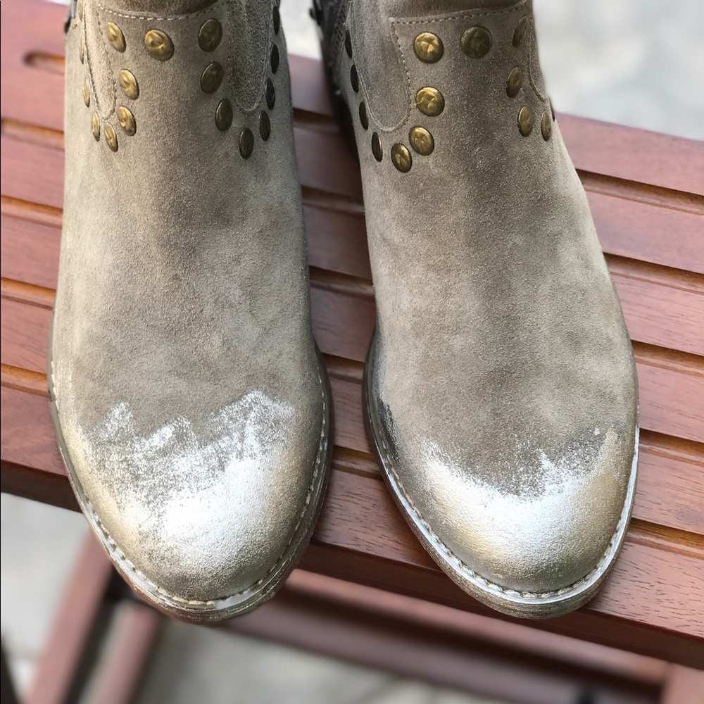 Distressed Star Struck Paint Rubbed Studded Boot - Picture 5 of 6