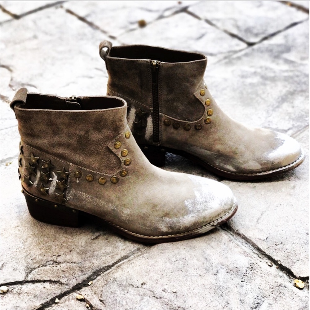 Distressed Star Struck Paint Rubbed Studded Boot - Picture 2 of 6