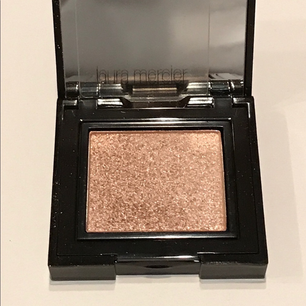 Laura Mercier eye color