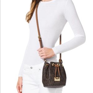 Michael kors Jules drawstring crossbody bag