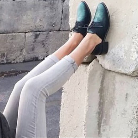 Cow Hair Cut Out Oxford - Picture 3 of 8