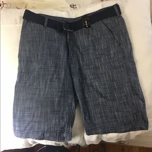 GUESS VANISH TEXTURED FLAT FRONT SHORTS