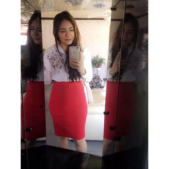 Meet your Posher, Daniela - Picture 1 of 1