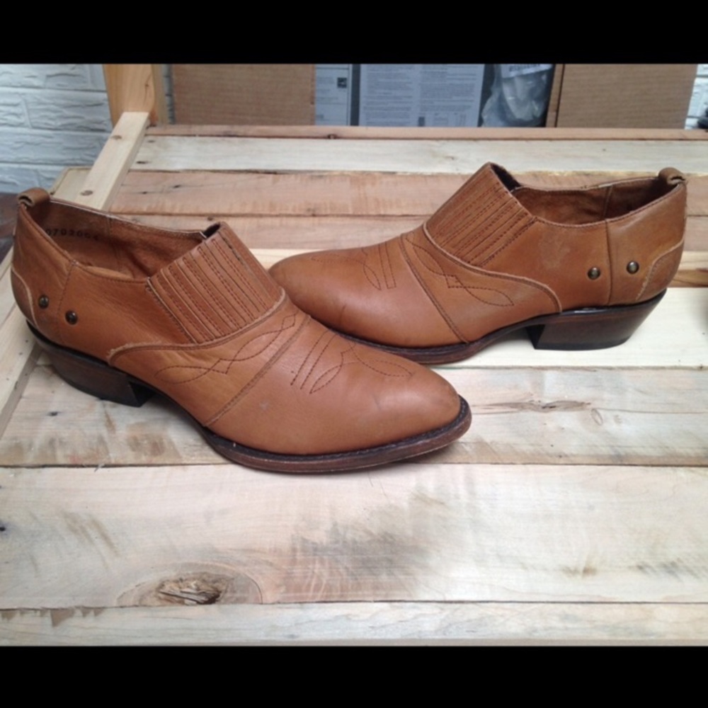 Distressed Tan Western Ankle Bootie - Picture 2 of 7