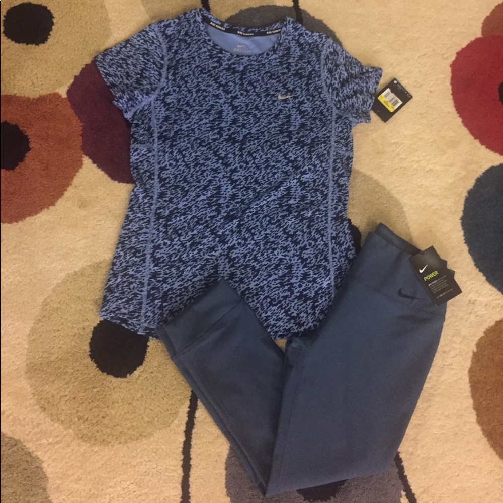 NWT NIKE TOP & CAPRI-TIGHTS SET