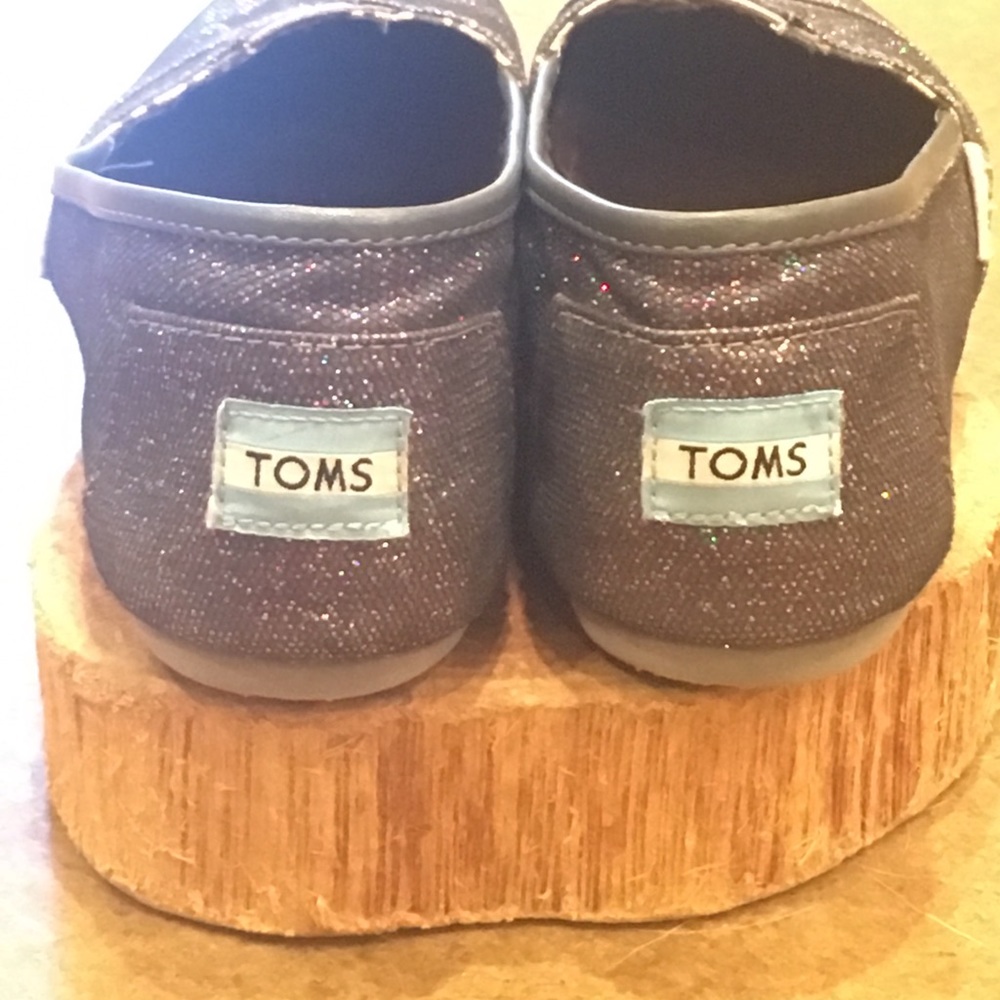 ๐SOLD๐TOMS Dark Glitter Flats - Picture 6 of 8