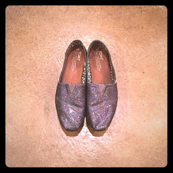 ๐SOLD๐TOMS Dark Glitter Flats - Picture 2 of 8