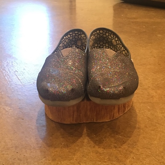 ๐SOLD๐TOMS Dark Glitter Flats - Picture 3 of 8