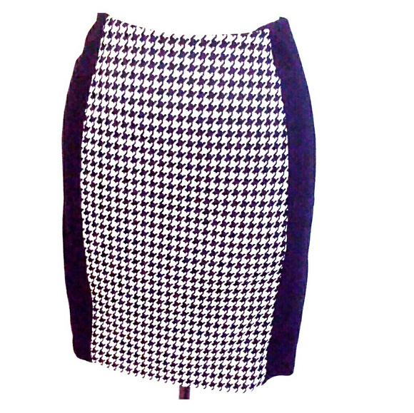 GIFTED: Michael Kors Skirt - Picture 1 of 4