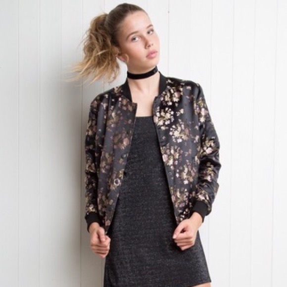 NWT rare brandy melville dennis oriental jacket - Picture 5 of 5