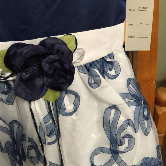 Special Occasion Dress, size 6 - Picture 2 of 5