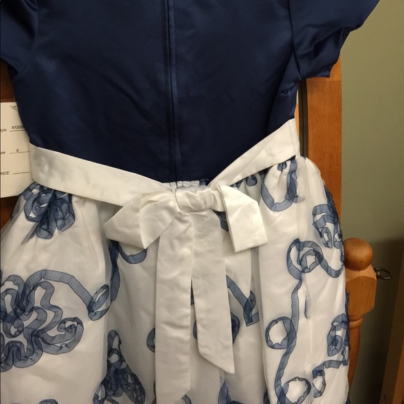 Special Occasion Dress, size 6 - Picture 3 of 5