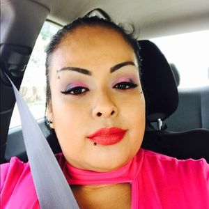 Meet your Posher, Edith