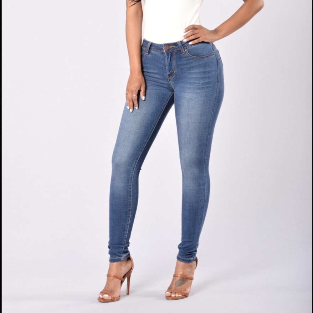 Fashion Nova Miss New Booty Shaping Denim