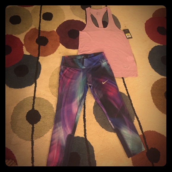 NWT TANK & CAPRI - TIGHTS SET - Picture 3 of 4