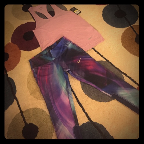 NWT TANK & CAPRI - TIGHTS SET - Picture 2 of 4