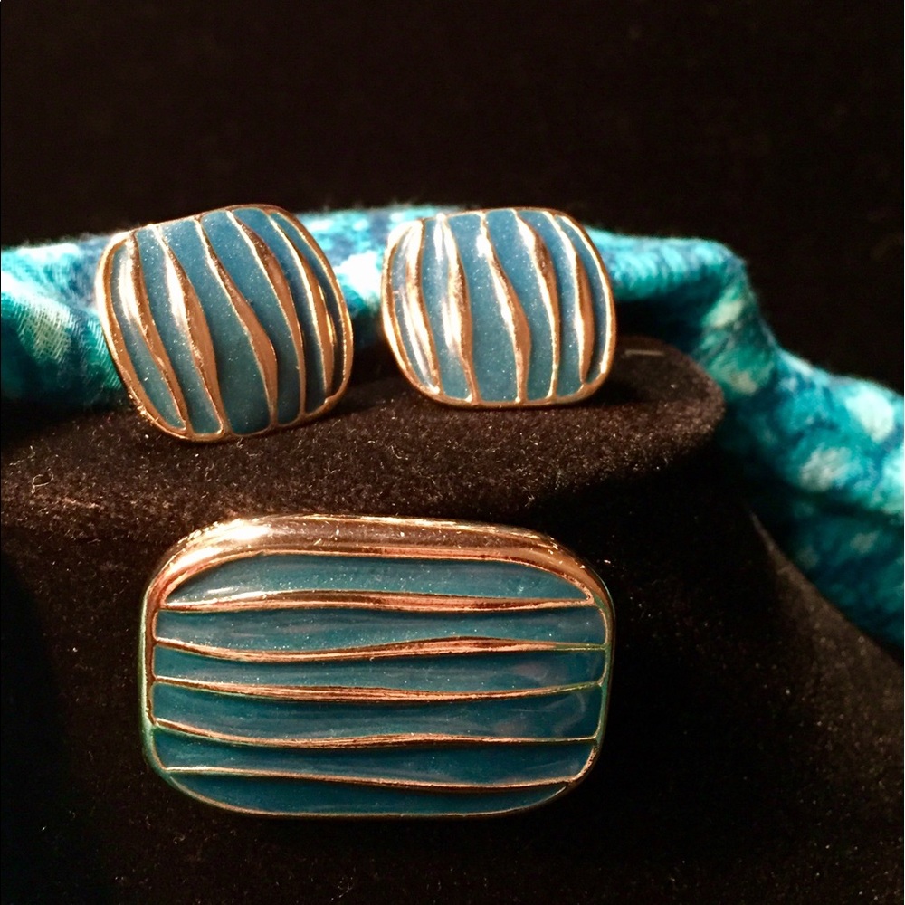 Vintage enamel pin/pendant earring set