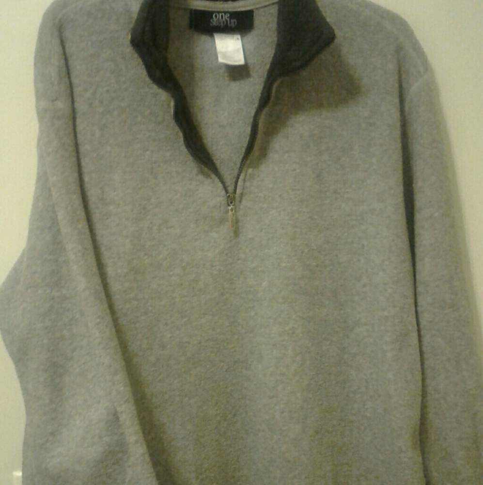 3 Cotton sweaters