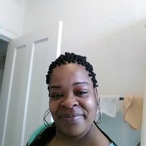 Meet your Posher, Rena