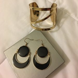 Gold Chunky Cuff Bracelet & Matching Earrings