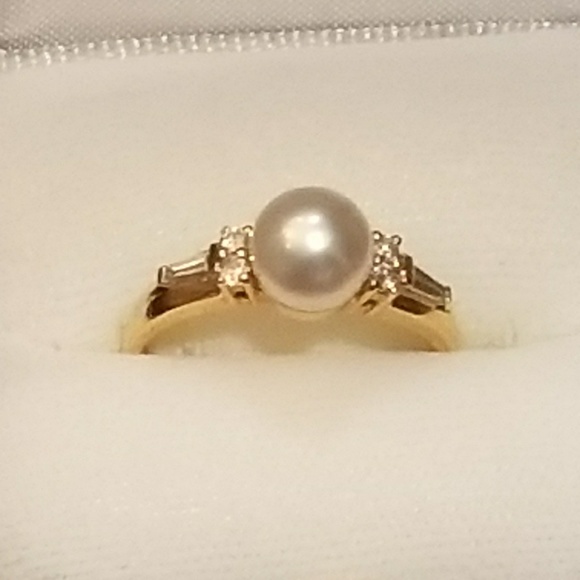 Genuine Cultured Akoya Pearl Engagement Ring - Picture 4 of 5