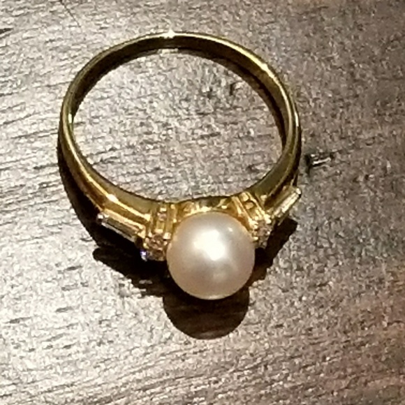Genuine Cultured Akoya Pearl Engagement Ring - Picture 5 of 5