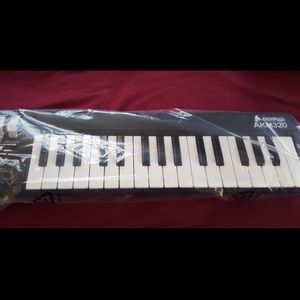 Brand New Midi Keyboard -32 Key-