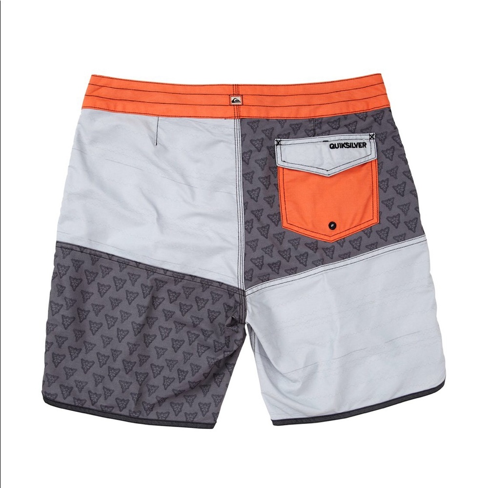 NWOT Quiksilver D. Reynolds signature board shorts
