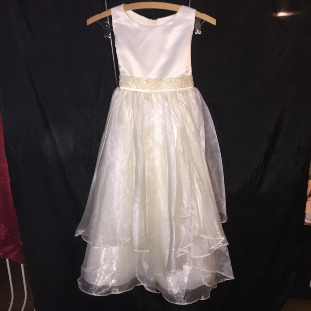 Great condition Chic Baby formal dress. Size 10