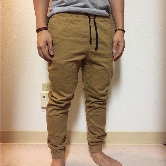 American Eagle S Tan Joggers - Picture 5 of 7