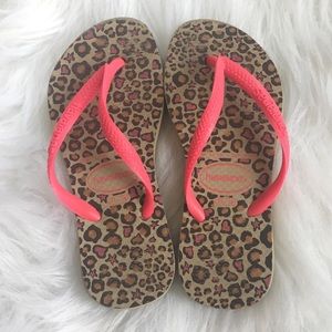Girls Havaianas leopard flip flops Sz 27-28