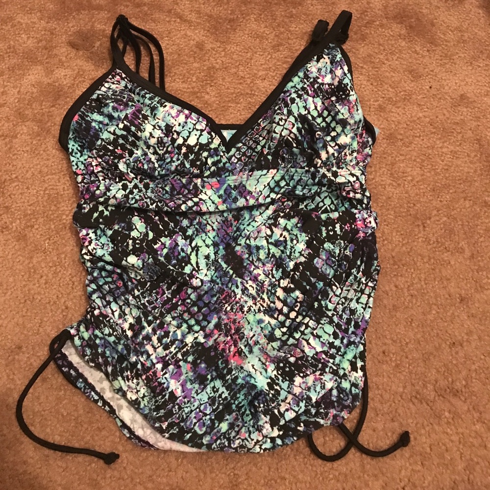 Bathing suit top tankini top