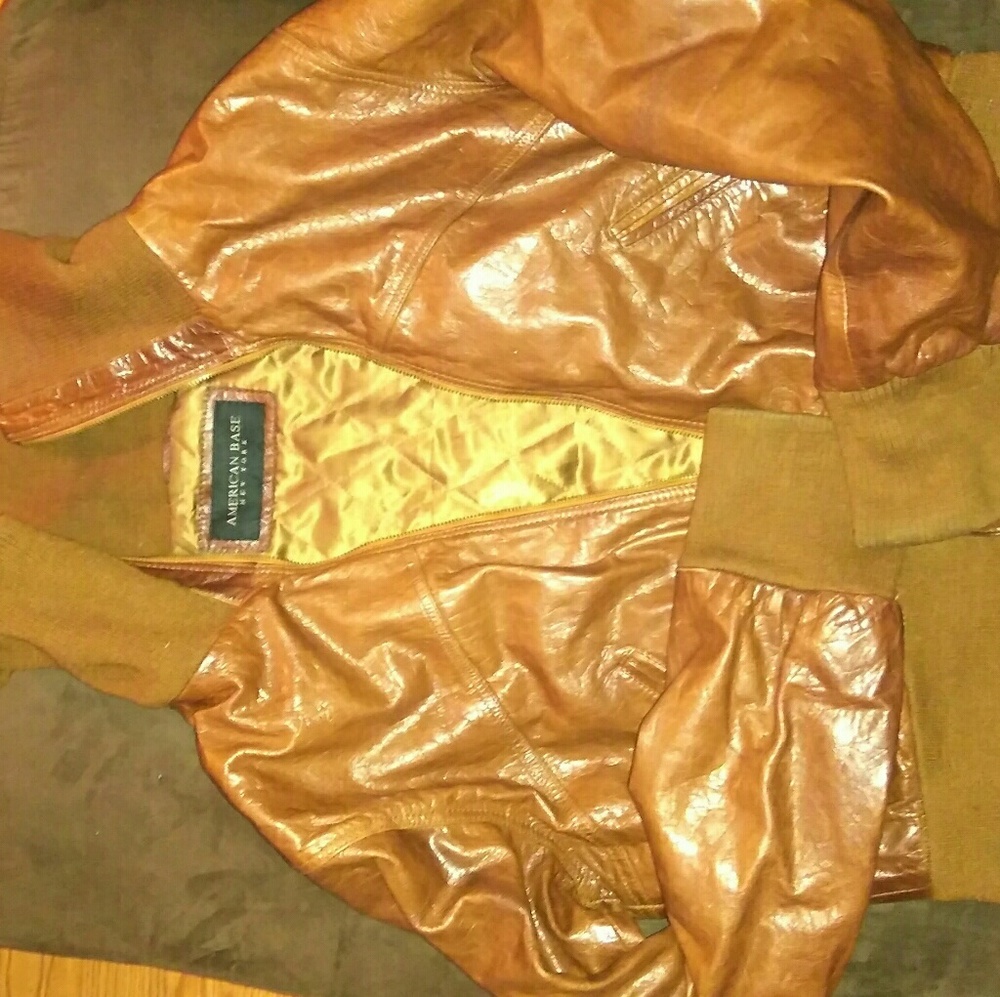 Leather jacket - Picture 2 of 3