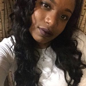 Meet your Posher, Coyyona