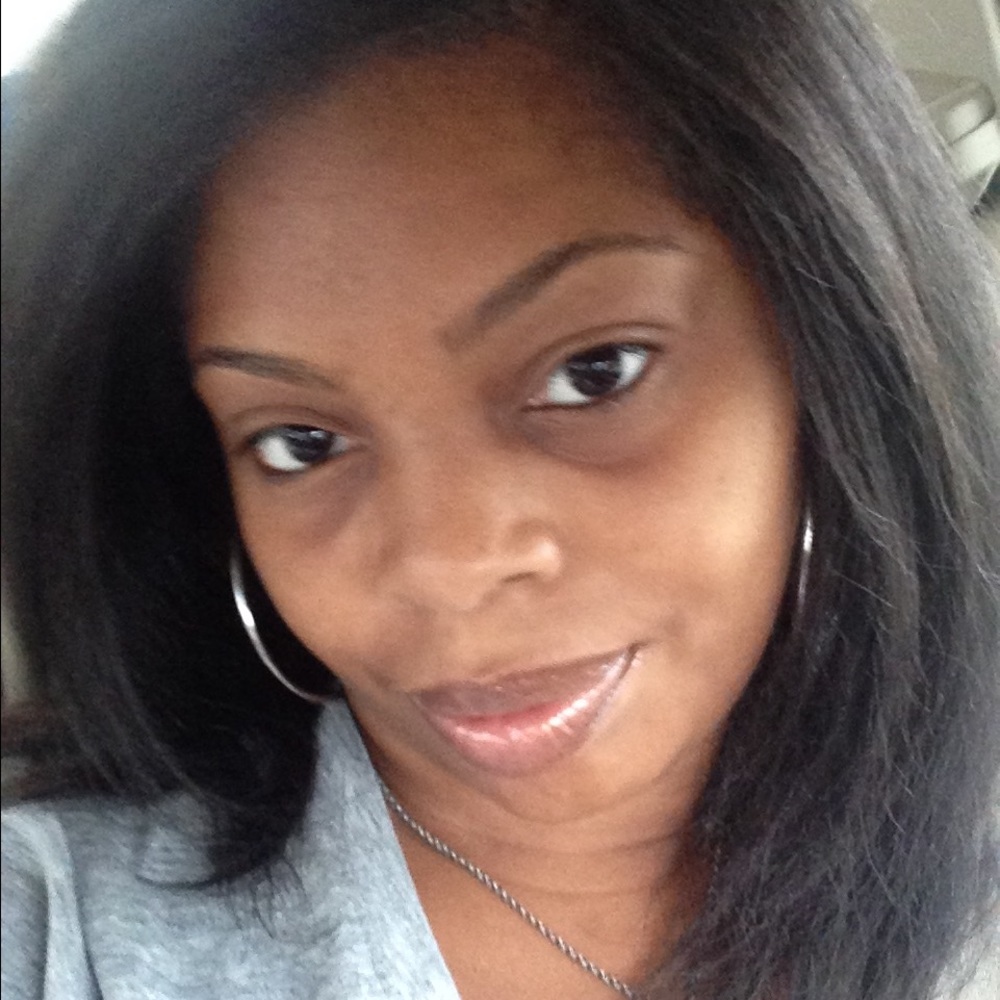 Meet your Posher, Monica
