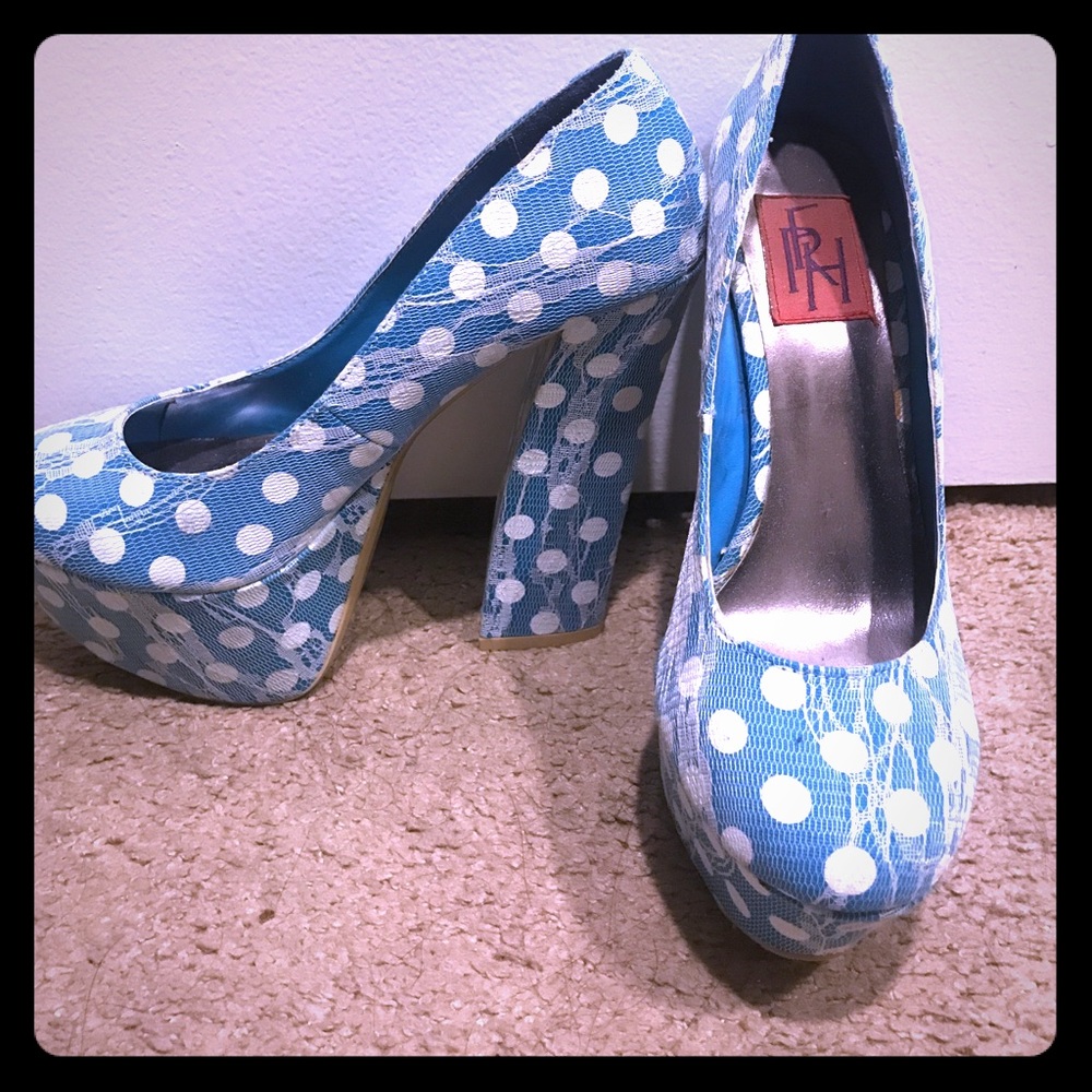 ADORABLE platform polkadot shoes